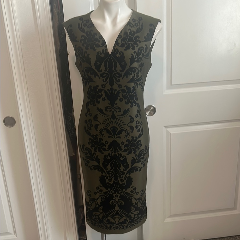 Elegant Black and Gray Ruched V-Neck Midi Dress